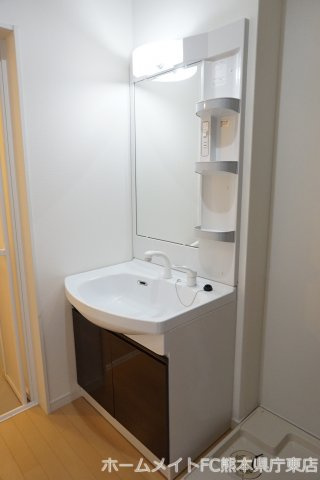 ストーリア小山Ⅰの独立洗面台