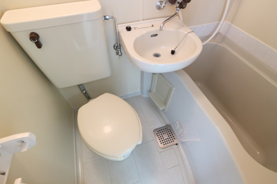 【浴室】 | ドムール新北野 | シンプルな３点ユニットバス。