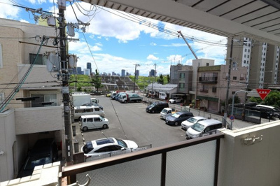 【展望】 | ドムール新北野 | ベランダ　淀川の堤防が見えます。