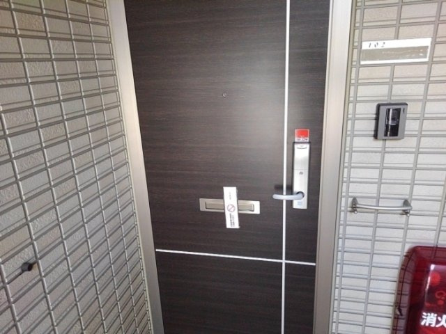 D-room フィットの玄関