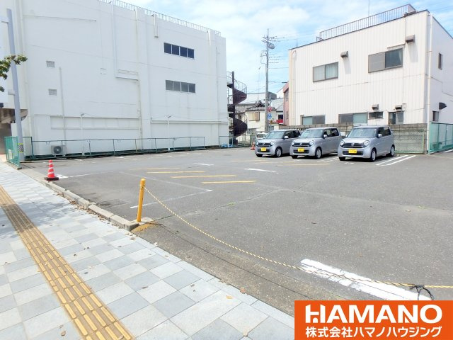 イタヤ第１ビル　2F一部の駐車場|駐車場5台分は家賃込みです。追加駐車場あり。