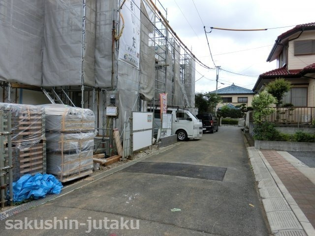 八千代台東５丁目　新築戸建の前面道路含む現地写真|東南道路面