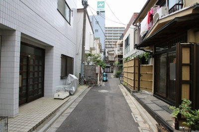 【周辺】 | 下谷1丁目アパート | 下谷1丁目アパート　物件前　閑静な住宅街で静かな環境です