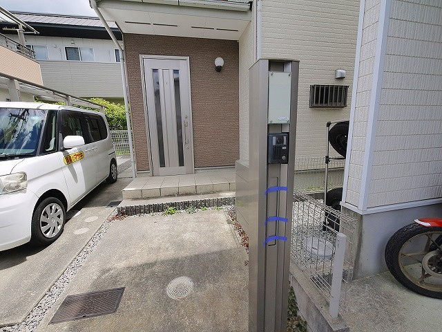 西村一戸建の玄関|きれいな玄関です