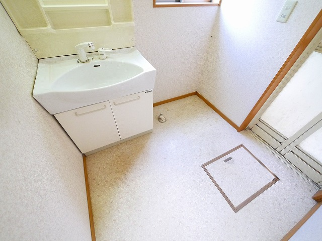 西村一戸建のトイレ|１Fのトイレもきれいです