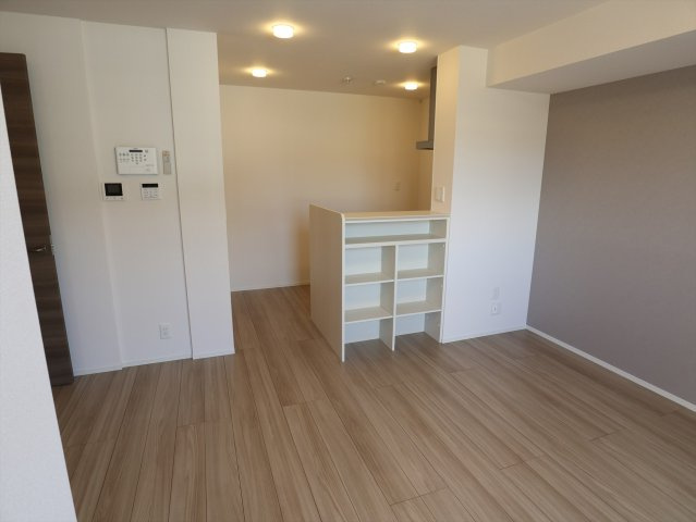 D-room寺家駅前A・B　A棟Aの居間・リビング