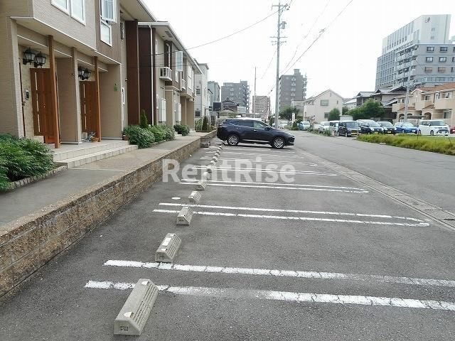 フィオーレ；デーアＡの駐車場