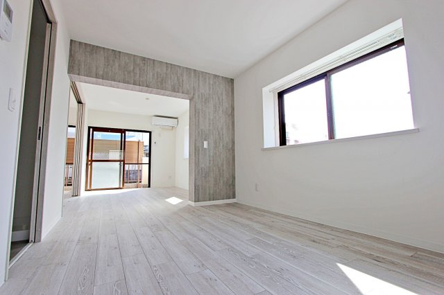 パークヒルA棟の居間・リビング|2面採光のリビング