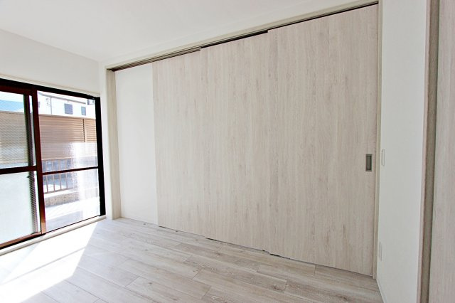 パークヒルA棟の洋室|3枚引き戸で仕切ったとき