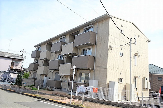ソラーレスの外観