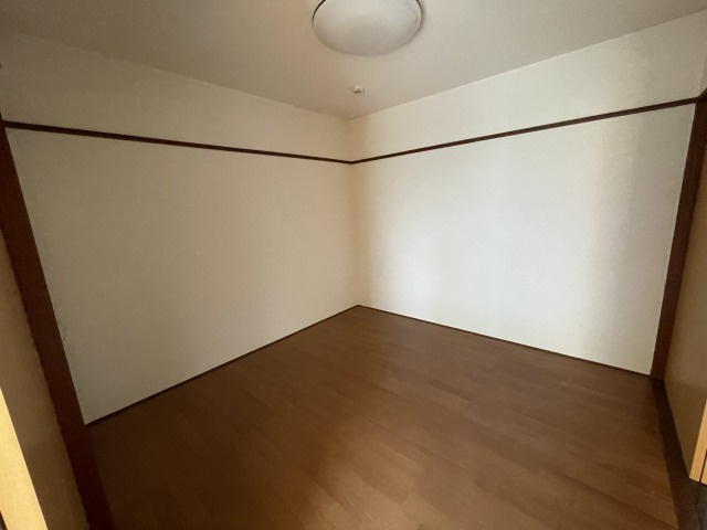 泉コーポの洋室