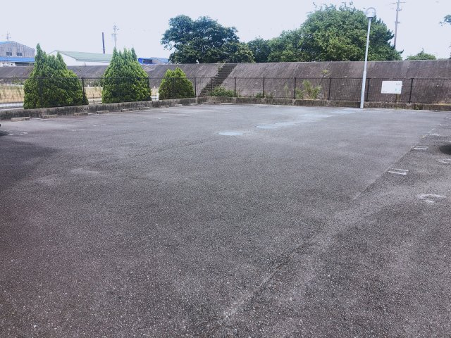 プランドールの駐車場