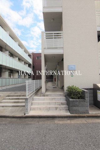 アーバンブルーのエントランス|キレイでオシャレなエントランスです(^^)/