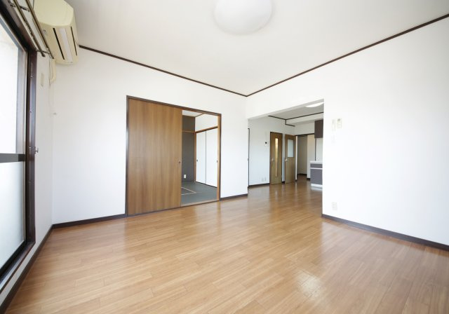 セントラル宮本の洋室