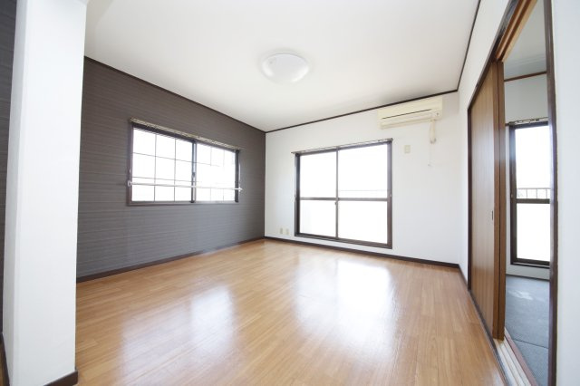 セントラル宮本の洋室