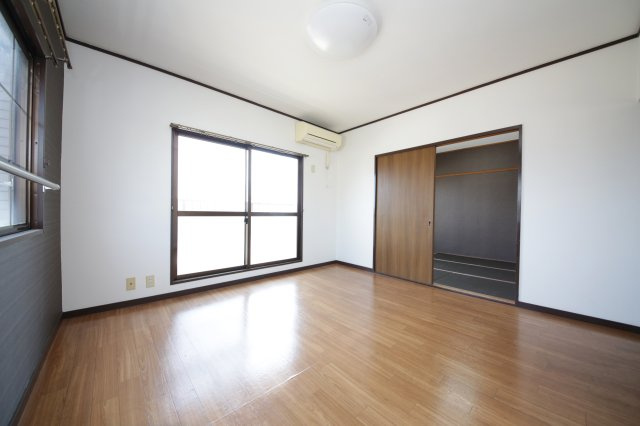 セントラル宮本の洋室