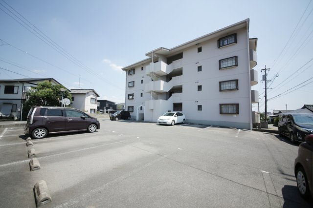 セントラル宮本の駐車場