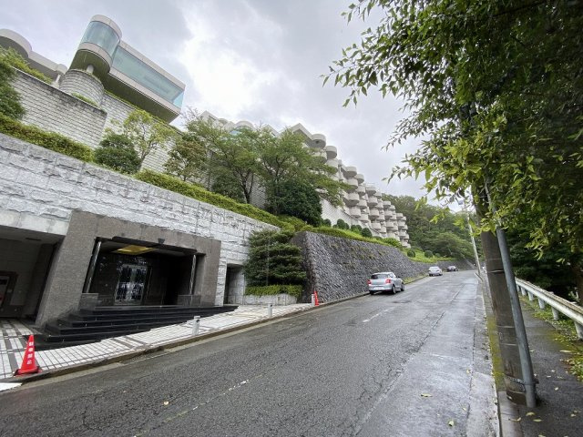ドメーヌ熱海伊豆山 西館の外観