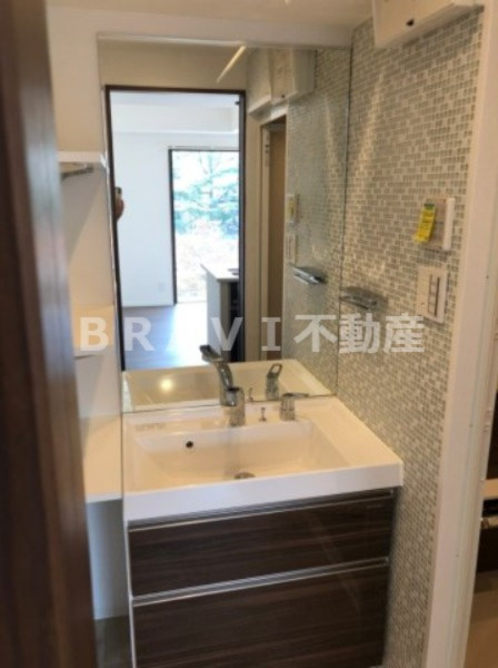 BRAVE天満橋　BRAVI不動産の独立洗面台|【BRAVE天満橋京町】