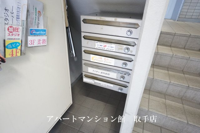 五明ビルのエントランス