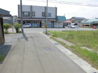 【前面道路含む現地写真】 | 大館市比内町扇田字伊勢堂岱・売地　
