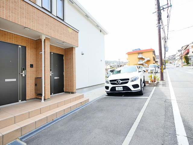 メゾン・シャノワールの駐車場