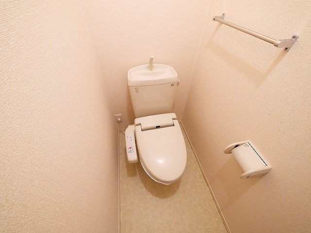 タウン ビビ　Ｄ棟のトイレ|ゆったりとした空間のトイレです