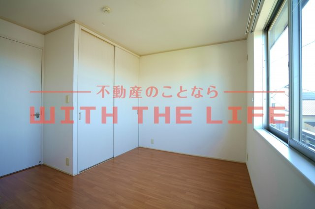 ハピネスさくら【キャッシュバック対象物件】の寝室|広くて明るい寝室
