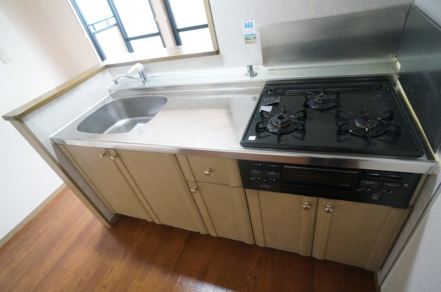 カーサアゼリア Aのキッチン