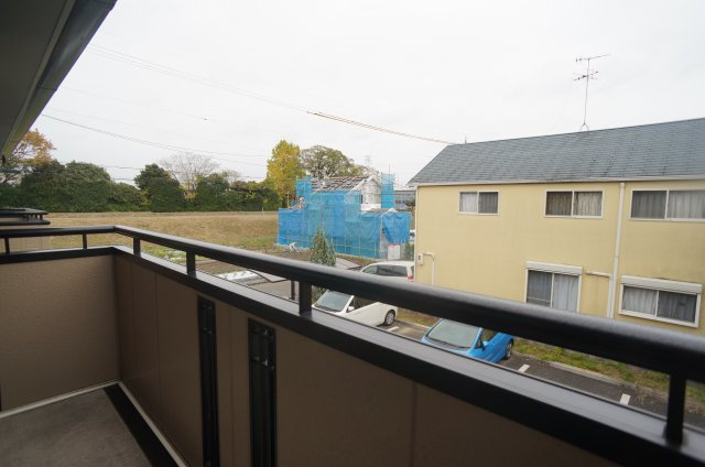 カーサアゼリア Aのバルコニー