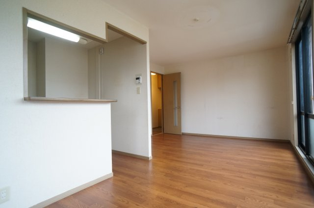 カーサアゼリア Aの居間・リビング