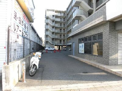 パレフルーヴ五条の駐車場