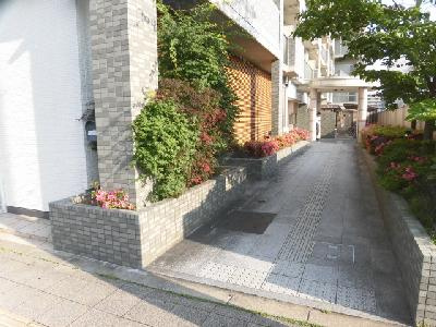パレフルーヴ五条のエントランス