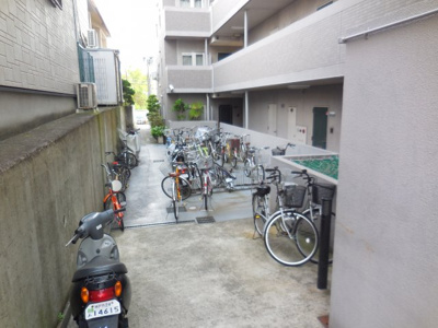 【駐車場】 | コート宮北 | 駐輪場
