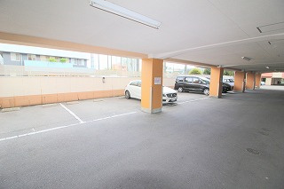 【駐車場】 | ラ・セーヌ蛍池