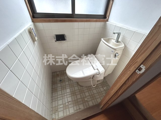 二タ子売家のトイレ