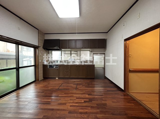 二タ子売家のキッチン