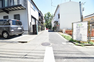 【前面道路含む現地写真】 | 北西側約3.5ｍ道路　車の通行は少なく小さなお子様にも安心の立地です。