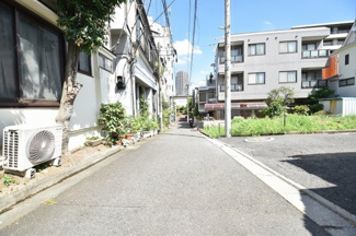 【前面道路含む現地写真】 | 現地見学や資料請求などお気軽にお問合わせ下さい。
周辺環境とあわせて現地ご案内致します。