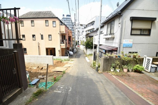 【前面道路含む現地写真】 | 現地見学や資料請求などお気軽にお問合わせ下さい。
周辺環境とあわせて現地ご案内致します。