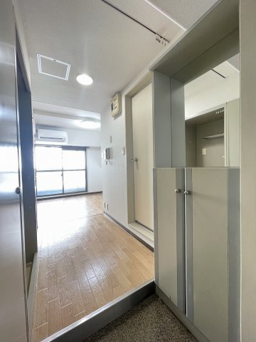 メゾン・ド・シプレームの玄関|メゾン・ドシプレーム　704号