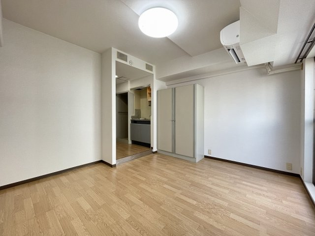 メゾン・ド・シプレームの居間・リビング|メゾン・ド・シプレーム　704号