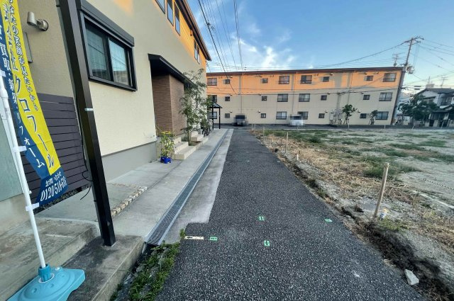 堺市西区鳳西町　戸建　の前面道路含む現地写真