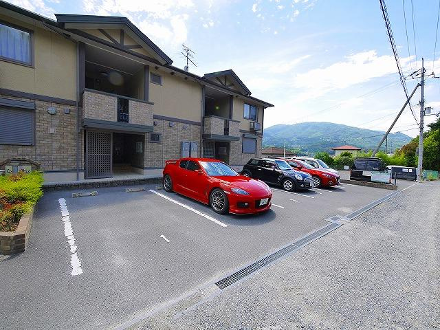 コスモス　オーゼの駐車場|駐車場完備です