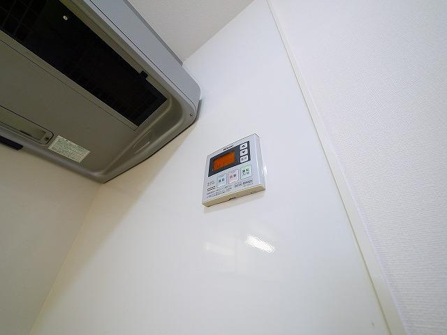 コスモス　オーゼの設備|給湯器リモコンです