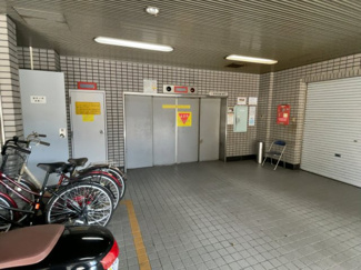 【駐車場】