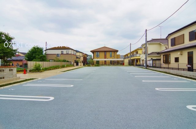 コンフォルトの駐車場