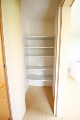 【収納】 | メゾンフレールA | 廊下側収納