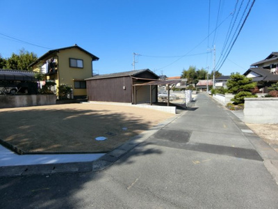 【前面道路含む現地写真】 | 土地　玉島八島　全1区画　46.80坪 | 北東側前面道路は幅員4ｍ。