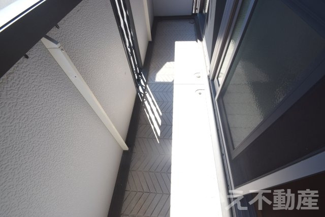 【バルコニー】 | 暖かな日差しのふりそそぐバルコニー